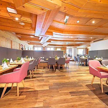 Hotel Post 4*